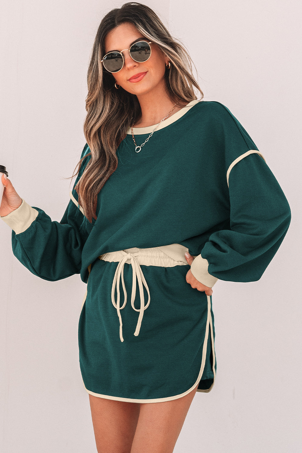 Color Contrast Loose Pullover and Lace-up Waist Skort Set